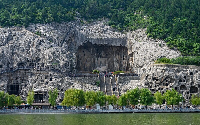 Luoyang_Longmen_Grottoes_.jpg Luoyang_Longmen_Grottoes_.jpg