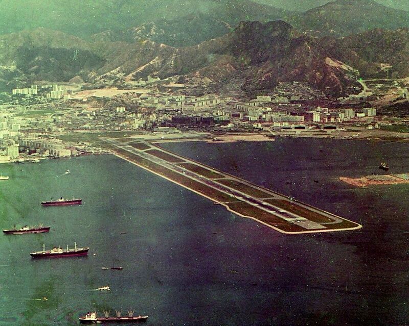 Hong_Kong_Kai_Tak_Airport_1971.jpg Hong_Kong_Kai_Tak_Airport_1971.jpg