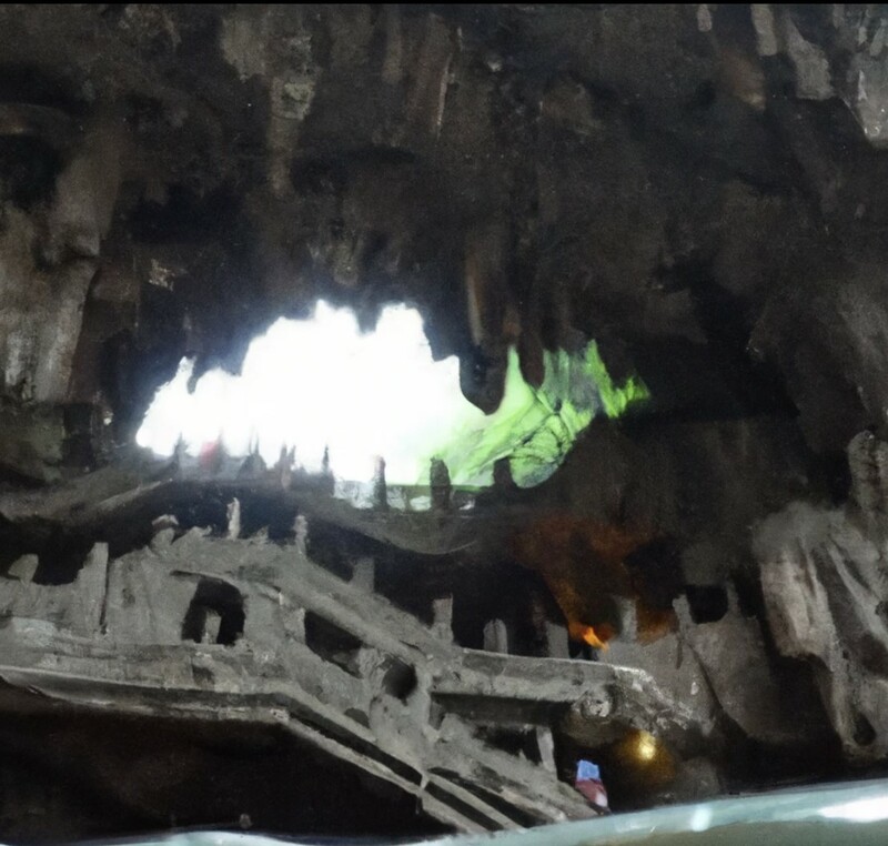 Water_Curtain_Cave_by_AI.jpg Water_Curtain_Cave_by_AI.jpg