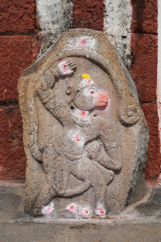Hampi_-_Uddana_Veerabhadra_Temple_-_Hanuman_-_2.jpg Hampi_-_Uddana_Veerabhadra_Temple_-_Hanuman_-_2.jpg