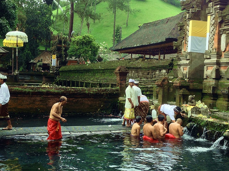 Pura_Tirta_Empul__Ubud__Bali__Indonesia.jpeg Pura_Tirta_Empul__Ubud__Bali__Indonesia.jpeg