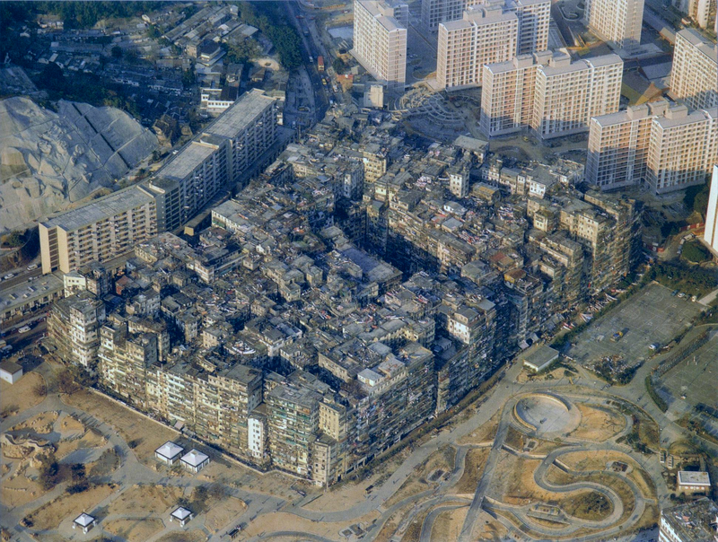 Kowloon_Walled_City_-_1989_Aerial-2.jpg Kowloon_Walled_City_-_1989_Aerial-2.jpg