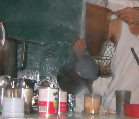 Making_Hong_Kong_Style_Milk_Tea.jpg Making_Hong_Kong_Style_Milk_Tea.jpg