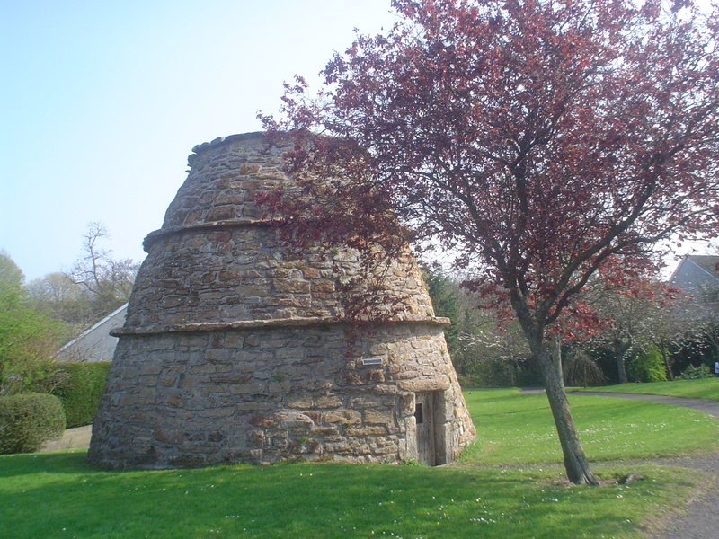Dovecote_St_Andrews.jpg Dovecote_St_Andrews.jpg