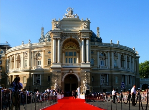 Opera2011-1.jpg Opera2011-1.jpg