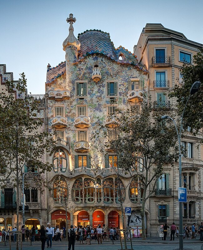 876px-Casa_Batllo_Overview_Barcelona_Spain_cut-12.jpg 876px-Casa_Batllo_Overview_Barcelona_Spain_cut-12.jpg