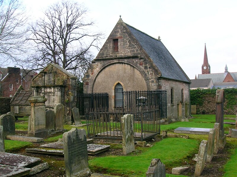 The_Skelmorlie_Aisle_and_cemetery.JPG