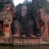 Leshan_giant_buddha-2.jpg